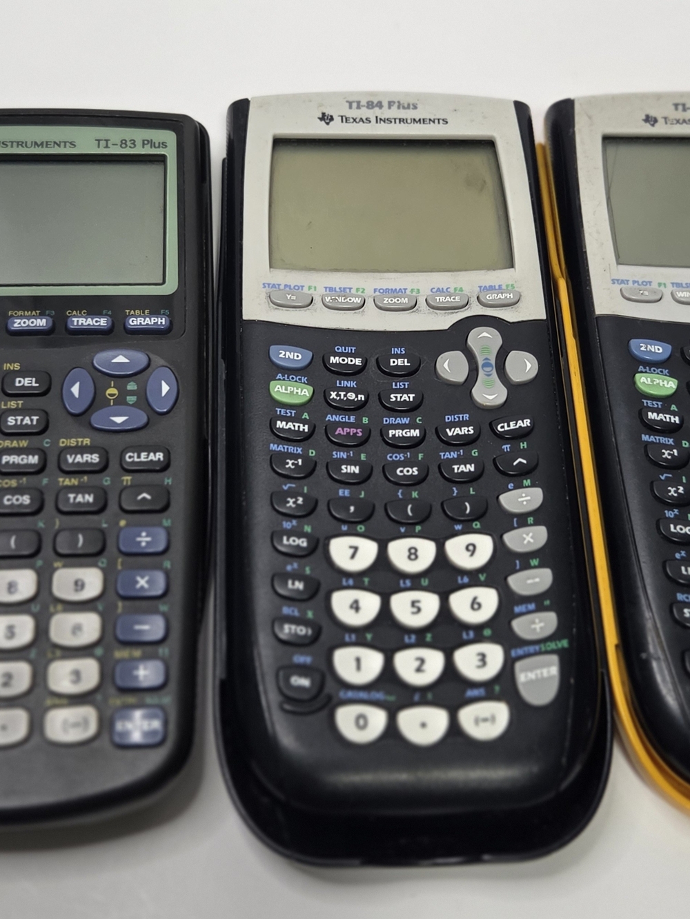 Texas Instruments TI-84 Plus TI-83 Graphing Calculator in Black NOT WORKING
